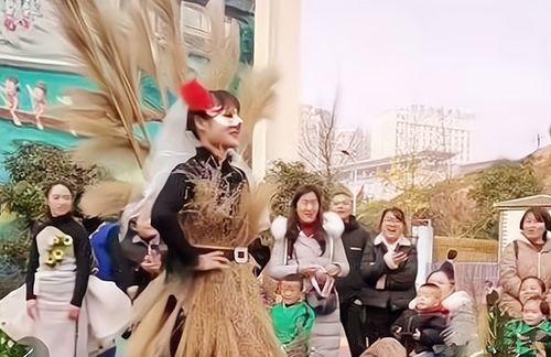 我要上村晚之老妈惊艳全场,老妈惊艳全场，演绎乡村风采